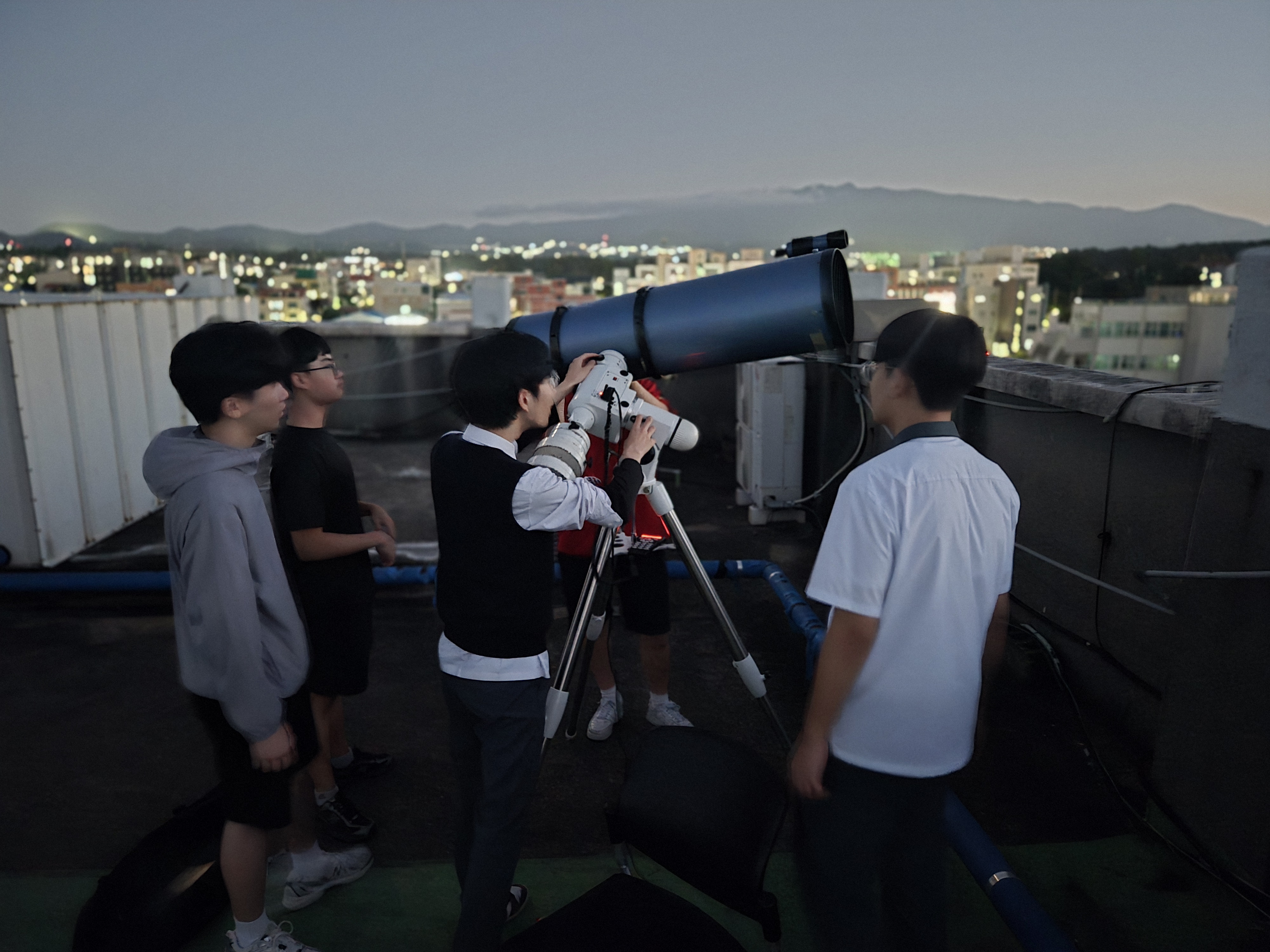 Look Up! Astronomy Night Returns on October 21